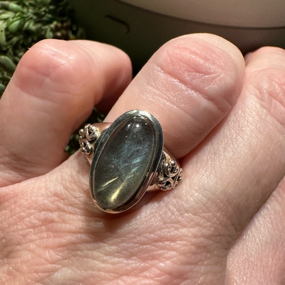 Labradorite ring - Picture 3 of 11